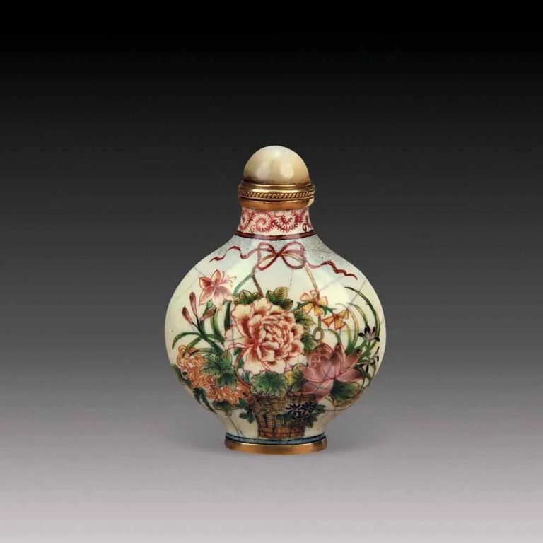 What Is A Chinese Snuff Bottle？