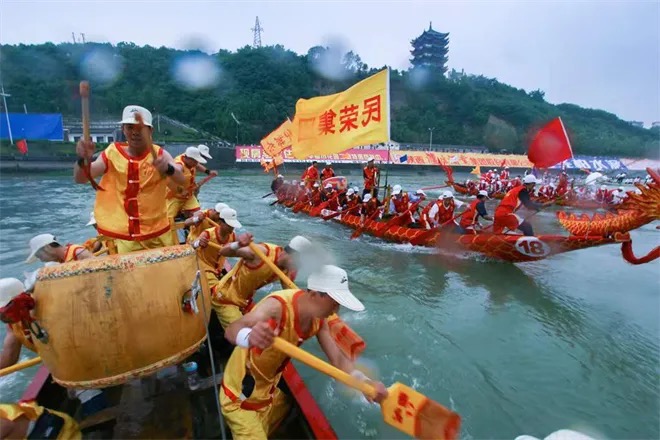 ancient chinese dragon boats
